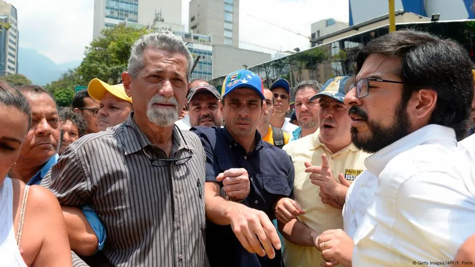 Régimen de Maduro libera a 13 presos políticos – DW – 24/08/2025