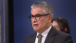 Renunció el ministro de Hacienda de Chile a pocos meses de las elecciones