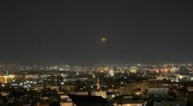 Reportan ataques aéreos israelíes en las afueras de Damasco 
