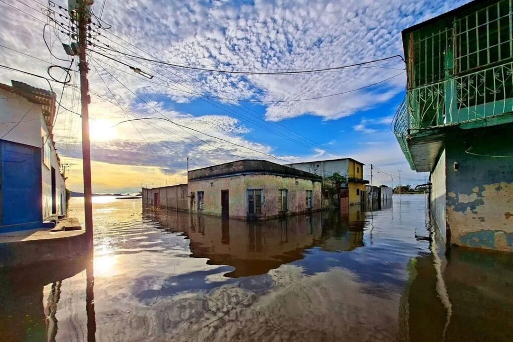 Río Orinoco alcanzó la alerta roja en Ciudad Bolívar
