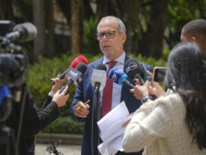 Saade propone reelección de Petro y Uribe, además de su candidatura al Ejecutivo | Gobierno | Economía