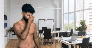 Se negó a ponerse la camiseta por la empresa y lo botaron por nudista – El Chigüire Bipolar