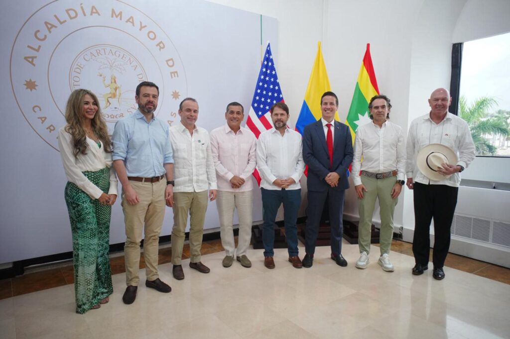 Senadores de EE.UU. se reúnen con alcaldes de ciudades colombianas para estrechar lazos - AlbertoNews
