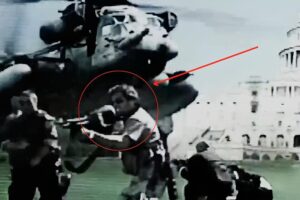 Si paras Amanecer de los muertos en el minuto 12:38, verás a Zack Snyder intentando salvar al mundo del apocalipsis