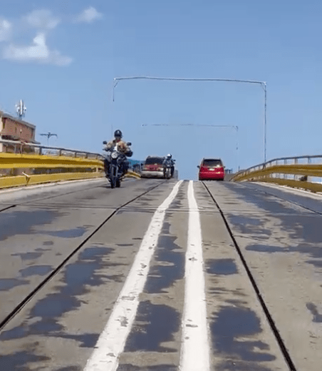 Sin capa asfáltica elevado de Zamora