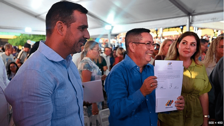 Suárez es proclamado por el CNE como alcalde reelecto de Vargas