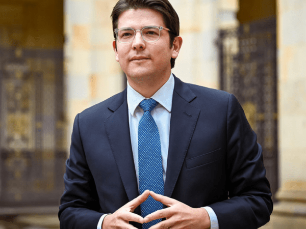 Subsecretario de Estado de EE. UU. afirma respaldo a Colombia tras muerte de Miguel Uribe | Gobierno | Economía