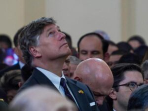 Subsecretario de Estado de EE. UU. visitó las tumbas de sus abuelos paternos en Bogotá | Regiones | Economía