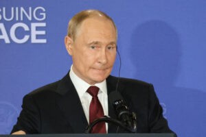 Suiza otorgará inmunidad a Putin si acude a una cumbre con Zelenski en Ginebra, pese a la orden de la CPI en su contra – AlbertoNews