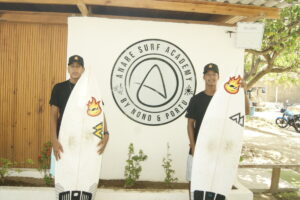 Surfistas guaireños en ascenso participarán en evento internacional