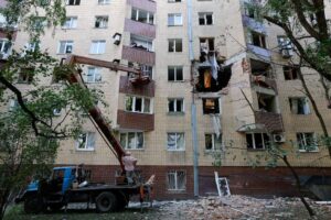 Tras la cumbre entre Donald Trump y Vladimir Putin, Rusia atacó a la población ucraniana con 85 drones y un misil – AlbertoNews