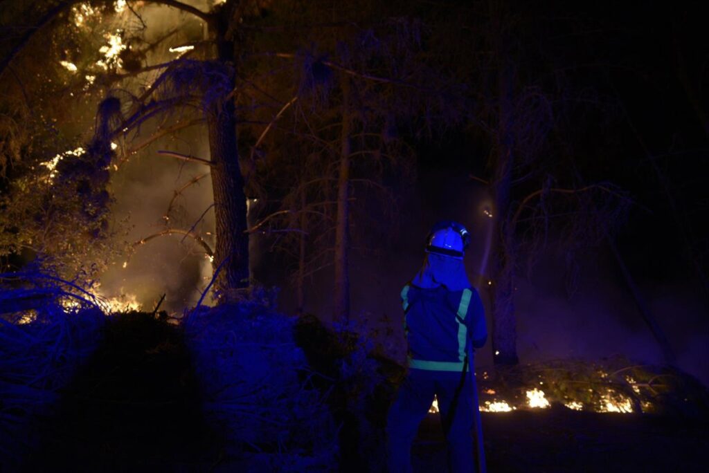 Tres personas detenidas y 22 investigadas por incendios forestales en Galicia