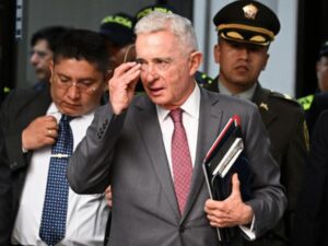 Tribunal deniega suspensión provisional de detención domiciliaria de Álvaro Uribe | Gobierno | Economía