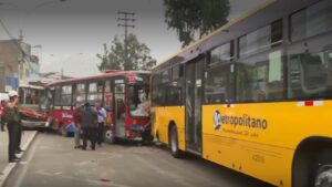 Triple choque de buses en Lima deja al menos 45 heridos y caos en el tráfico – AlbertoNews