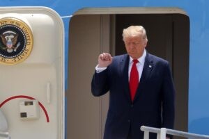 Trump afirma que EEUU no hará negocios con Rusia hasta que no se resuelva la guerra en Ucrania | europapress.es
