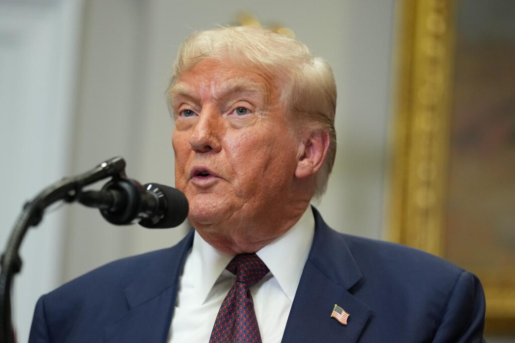 Trump despliega dos submarinos nucleares ante las "provocadoras declaraciones" de Medvédev