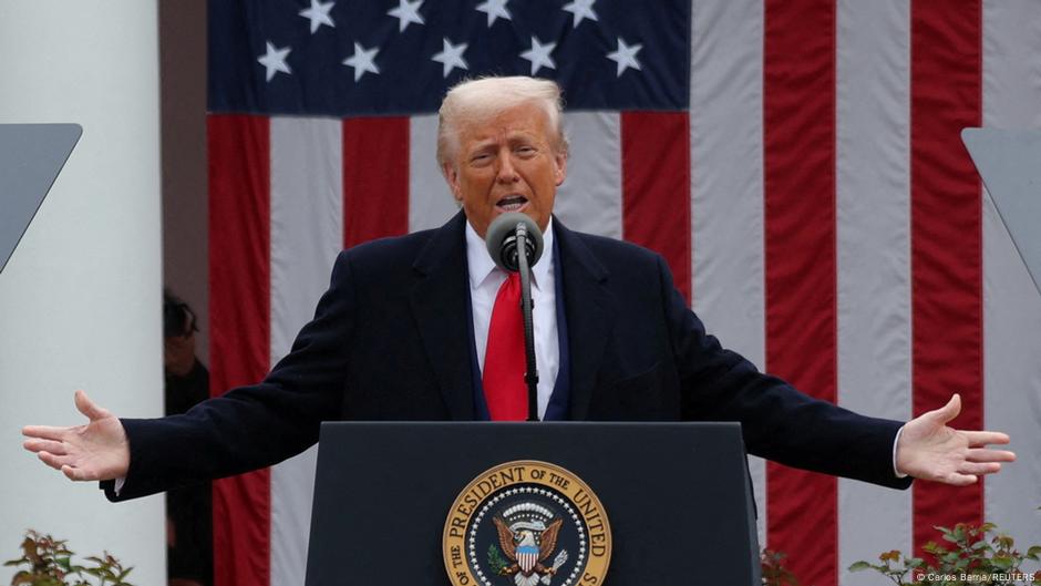 Trump despliega submarinos nucleares tras choque con Rusia – DW – 01/08/2025