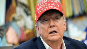 Trump estudia sancionar a los funcionarios que apliquen la regulación digital de la UE, según Reuters | elperiodico.com