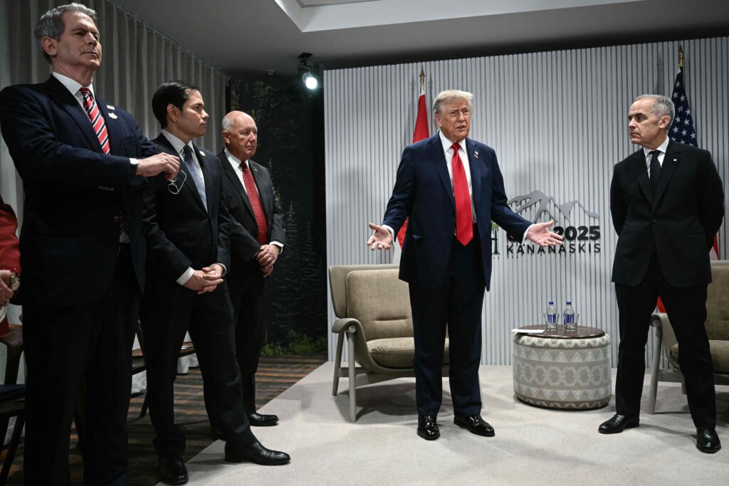 Trump exhibe músculo militar al anunciar el despliegue de dos submarinos nucleares ante Rusia