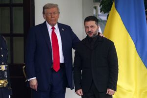 Trump felicita a Ucrania por el 34º aniversario de su independencia y reclama una paz negociada con Rusia