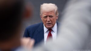 Trump pide nuevo censo sin migrantes en situación irregular – DW – 07/08/2025