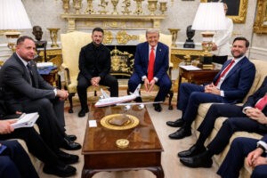 Trump y Zelenski respaldan celebrar una reunión trilateral con Putin para cerrar un acuerdo de paz | europapress.es