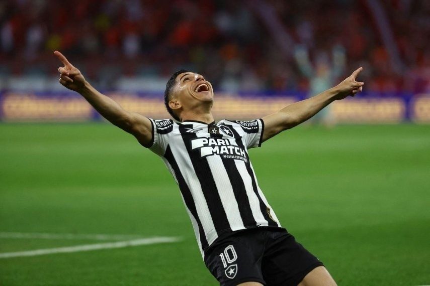 Un club histórico de Europa presentó una oferta por el venezolano Jefferson Savarino