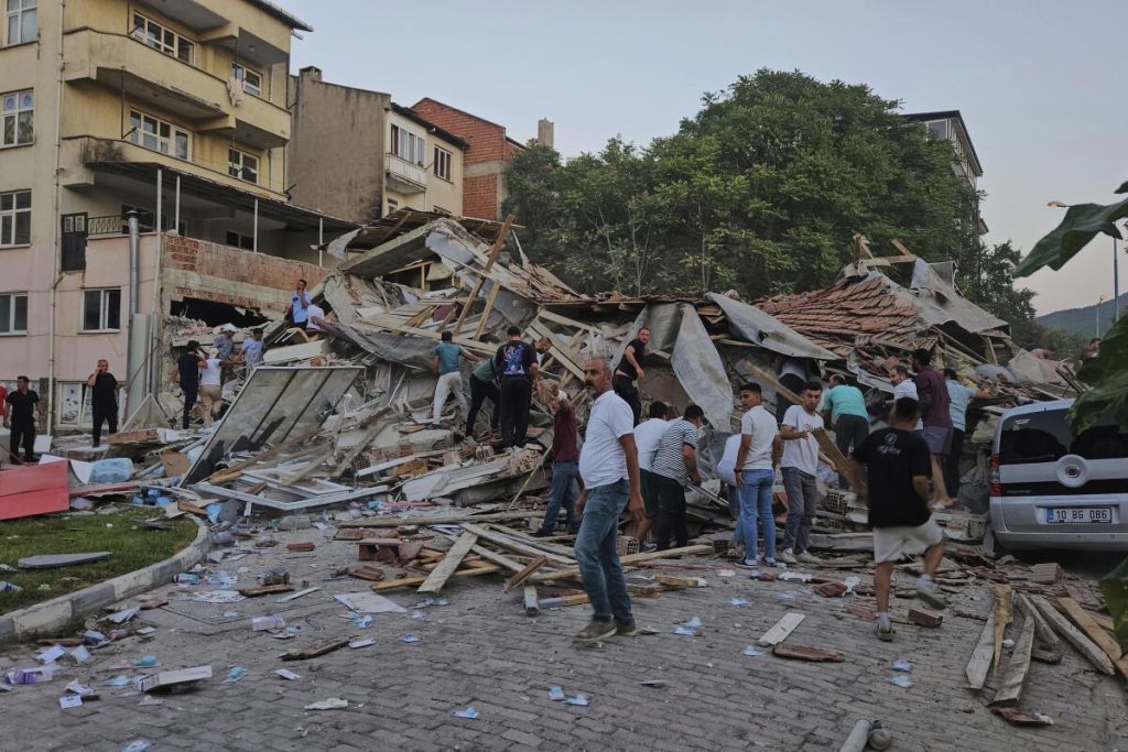 Un fallecido y seis heridos dejó sismo de magnitud de 6,1 registrado en Turquía
