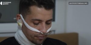 Un soldado ucraniano sobrevive tras ser degollado y se arrastra cinco días hasta llegar a territorio seguro