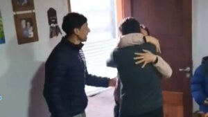 Una familia sorprendió a su mamá remodelando la casa por completo, así fue la sorpresa