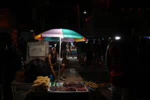 Una quinta parte de los cubanos soporta la precariedad de un empleo informal : IPS Agencia de Noticias