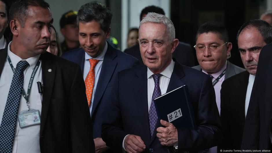Uribe pide poder apelar en libertad su sentencia en Colombia – DW – 04/08/2025
