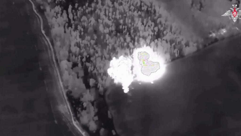 VIDEO: Abrams, Bradleys y unos 50 efectivos: el 'botín' de bombas aéreas y drones Guerán en un ataque ruso