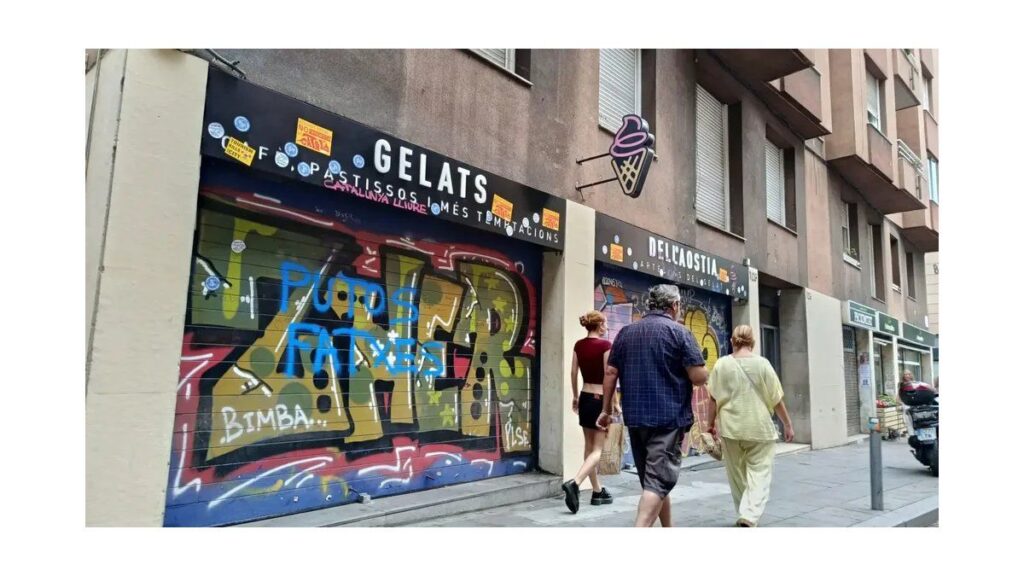 Vandalizaron una heladería argentina en Barcelona tras una denuncia por presunta discriminación a una clienta