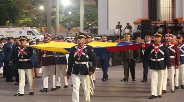 Venezuela conmemora 219 años de la Bandera Nacional