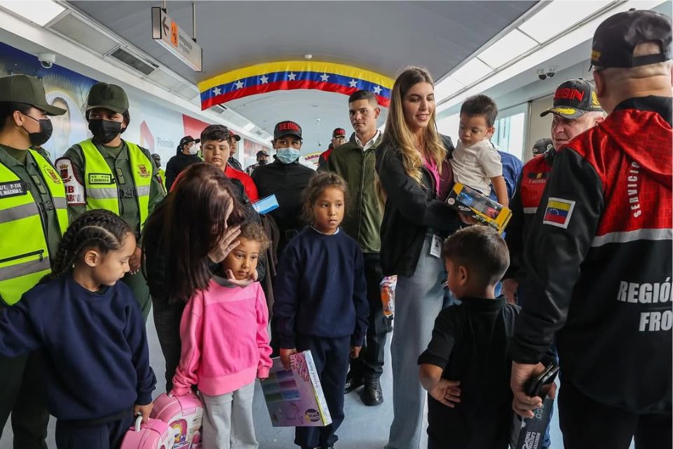 Venezuela recibe a 194 migrantes deportados de Estados Unidos: seis son niños y niñas