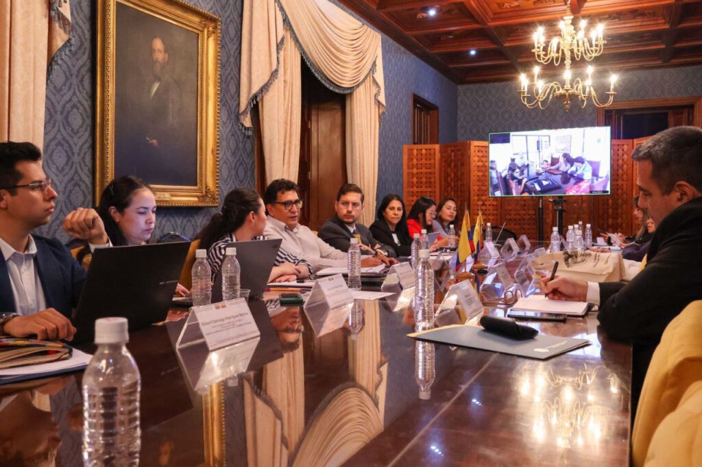 Venezuela y Colombia revisan tema migratorio de niños y adolescentes