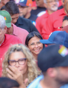 Vicepresidenta rechaza “patraña” contra presidente Maduro