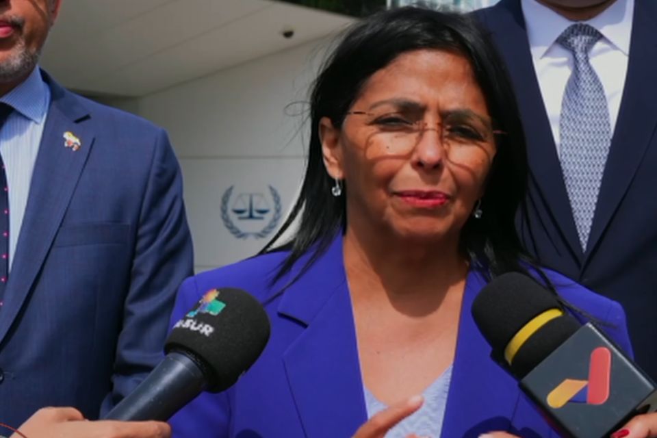 Vicepresidenta reclamó "lentitud" de la CPI en examen preliminar sobre sanciones de EEUU