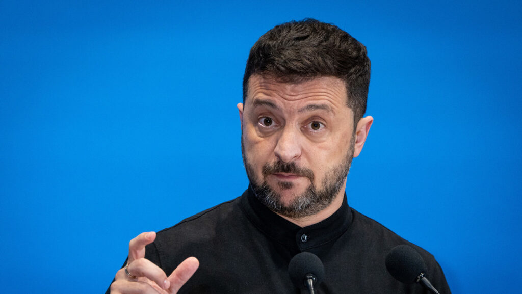 Zelenski: "Trump es la única persona capaz de detener a Putin" - AlbertoNews