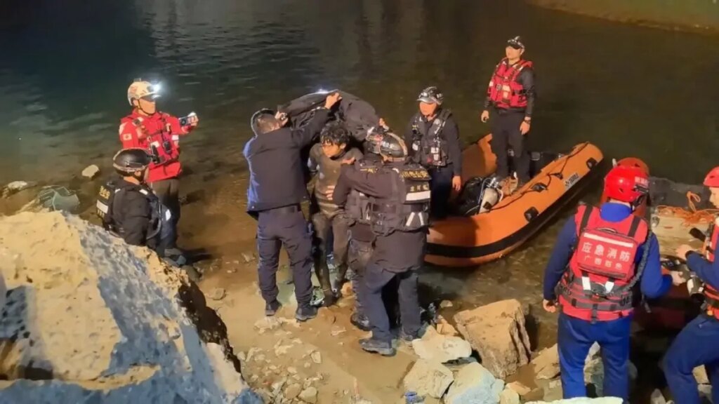 buzo logra mantenerse con vida cinco días atrapado en cueva submarina