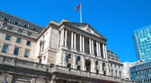 el Banco de Inglaterra baja los tipos 25 puntos básicos en una votación que se ha tenido que repetir