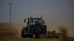 el drama silenciado de los suicidios en el campo francés