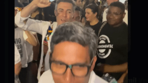 el exalcalde de Medellín y precandidato presidencial dijo que sigue con su campaña