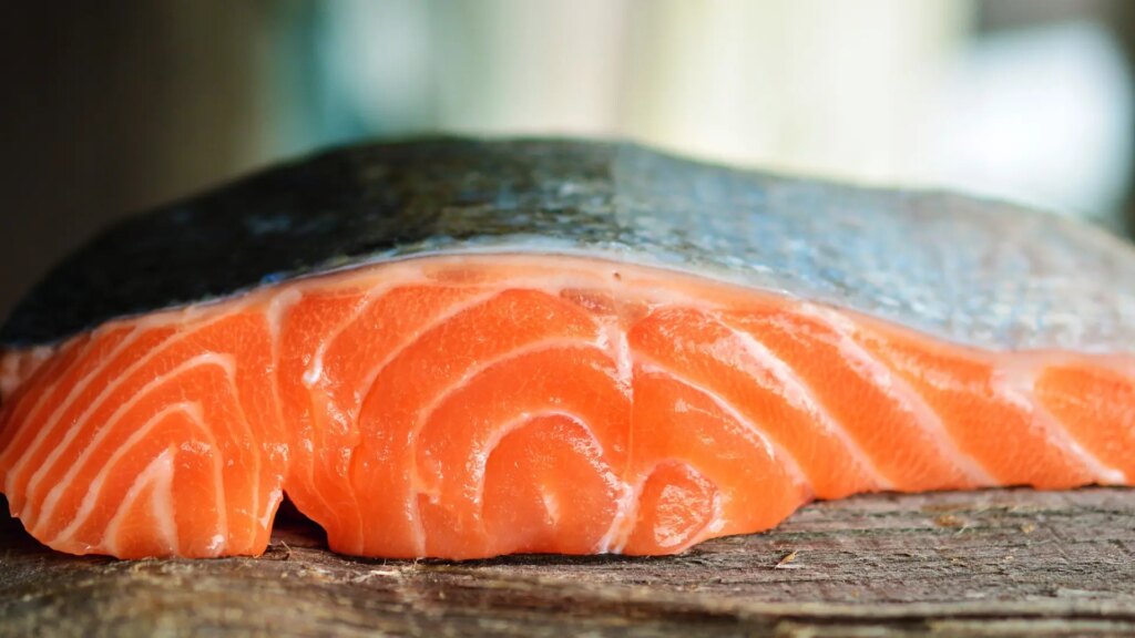 el truco de un pescadero para no despediciar una de las partes más nutritivas