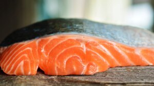 el truco de un pescadero para no despediciar una de las partes más nutritivas