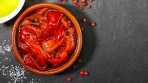 el truco que hacía mi abuela para realzar el sabor de los pimientos asados