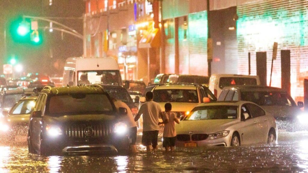 inundaciones masivas y colapso en el transporte