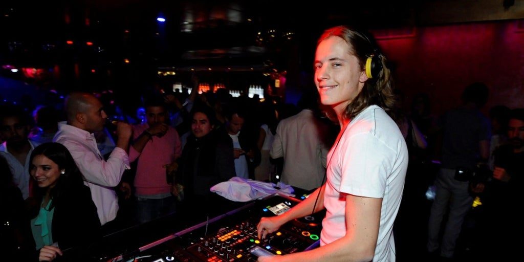 las discotecas parisinas comienzan a cerrar en masa