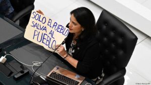 presentan recurso contra reelección indefinida – DW – 09/08/2025